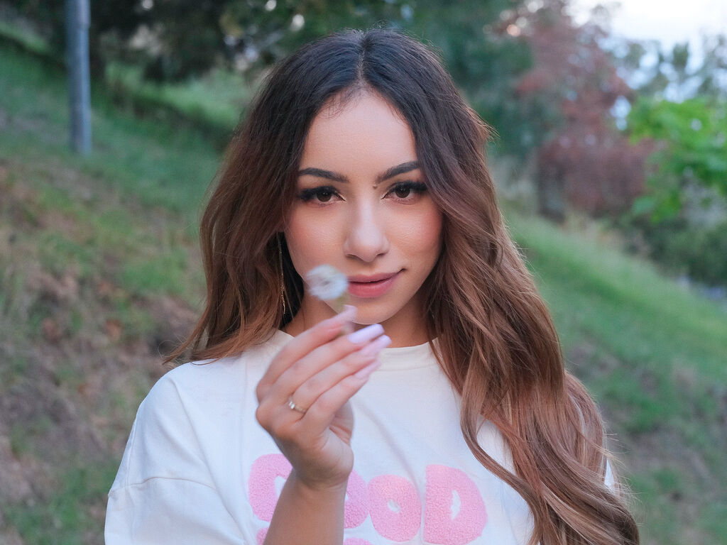 Live stream model AlizeeBlair