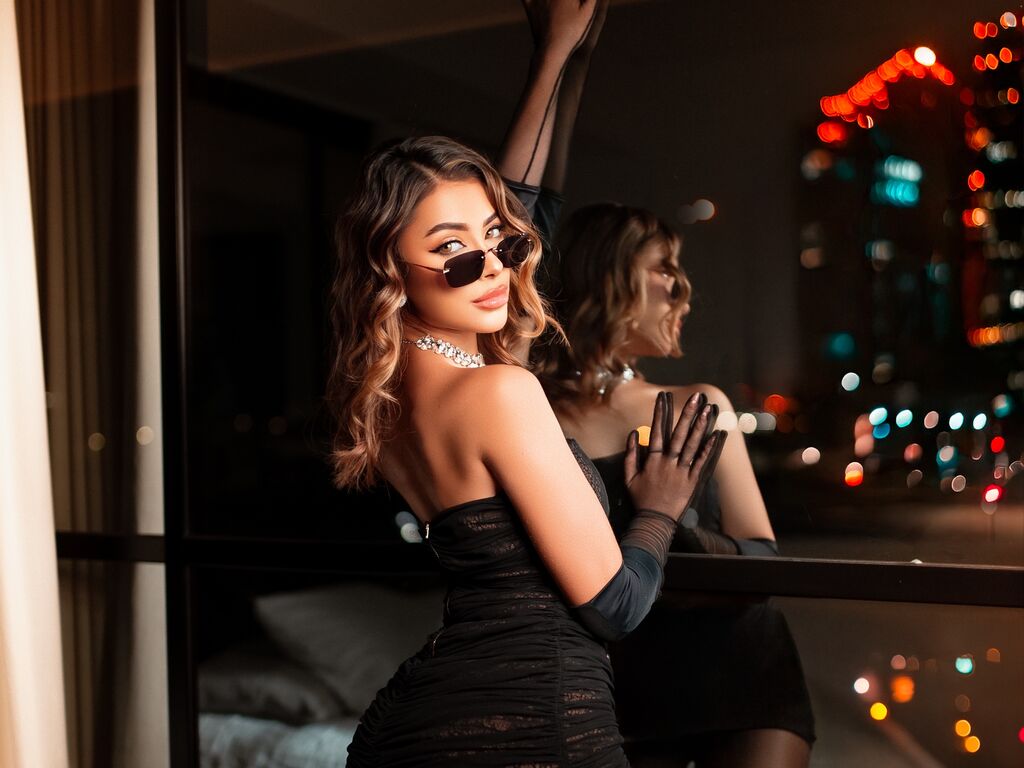 Live stream model ArianaRoux