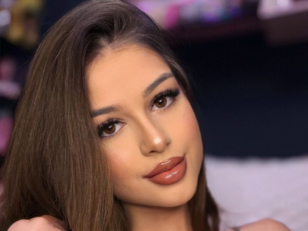 Live stream model Bella