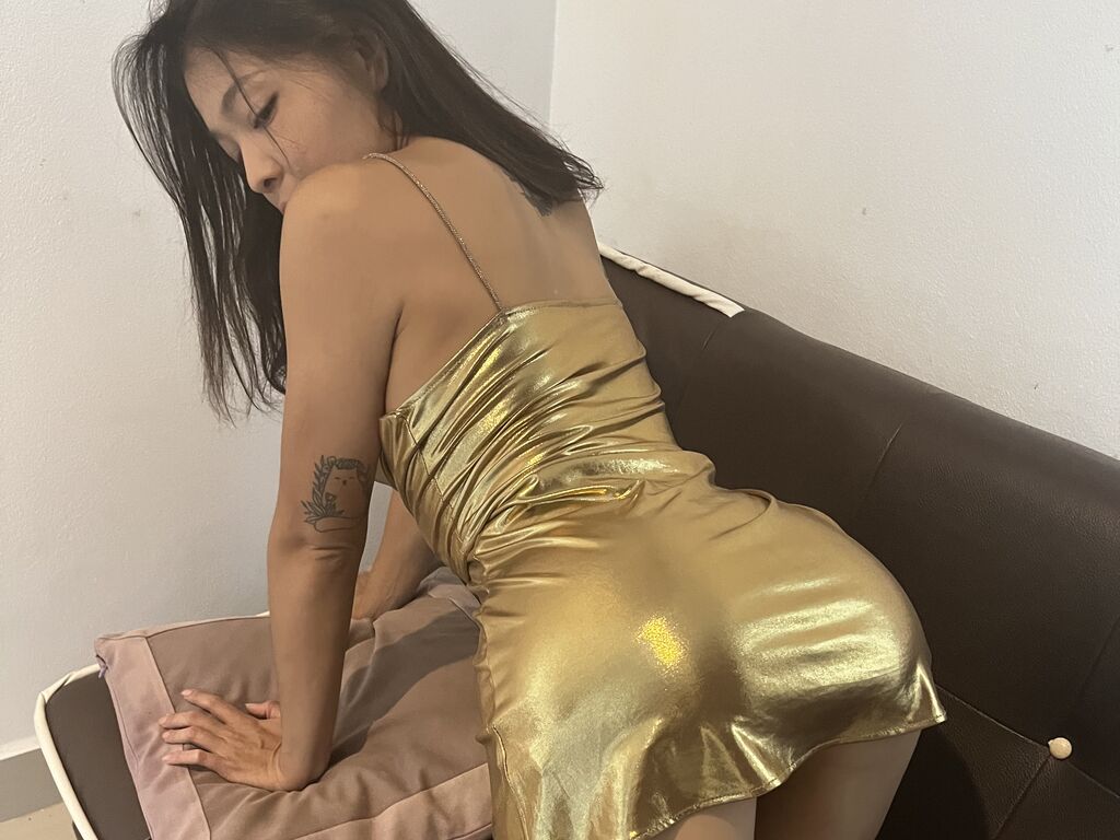 Live stream model Semirra
